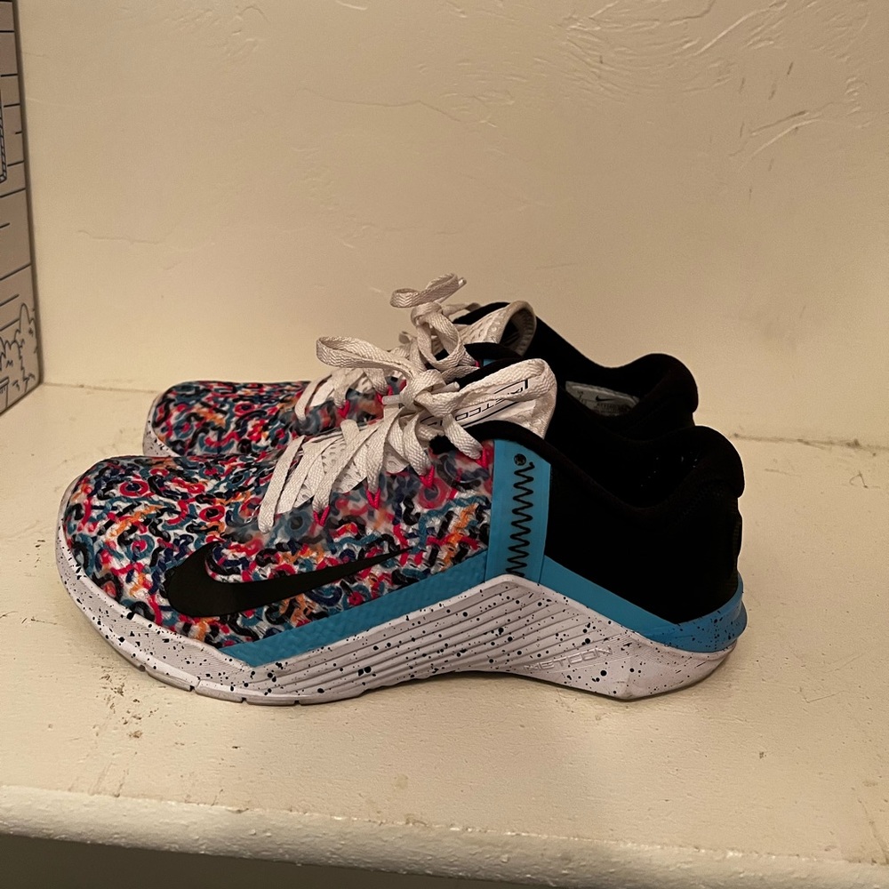 Nike Metcons 6, size 7 woman’s